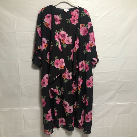 LuLaRoe Tops - M LuLaRoe Kimono